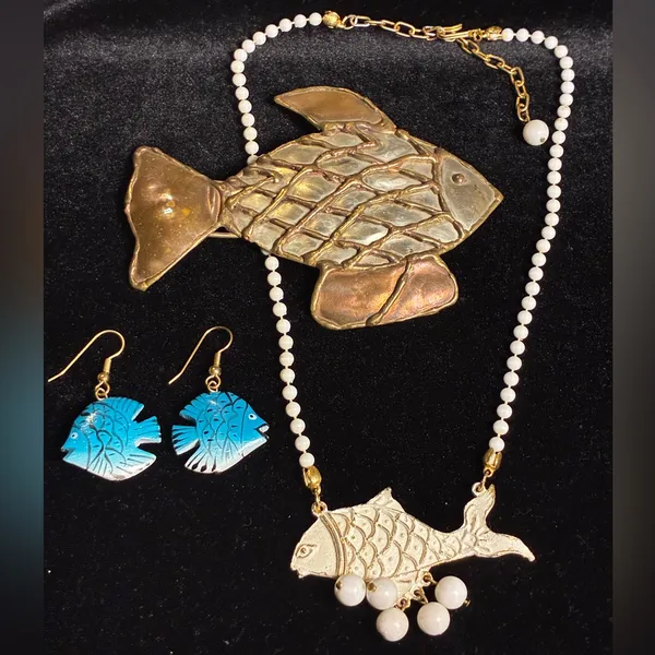 Vintage Whimsical Ocean Treasures: A Collection of Artisan Fish Jewelry - Image 2