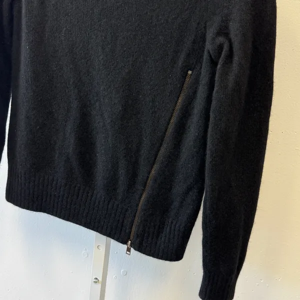 AQUA 100% Cashmere Crewneck Sweater Side Zip Detail Women's Small Black Casual - Image 4