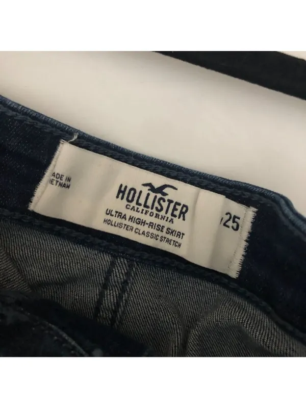 Hollister Ultra High-Rise Denim Skirt With Pleated Hem Size 25 Dark Wash Stretch - Image 3