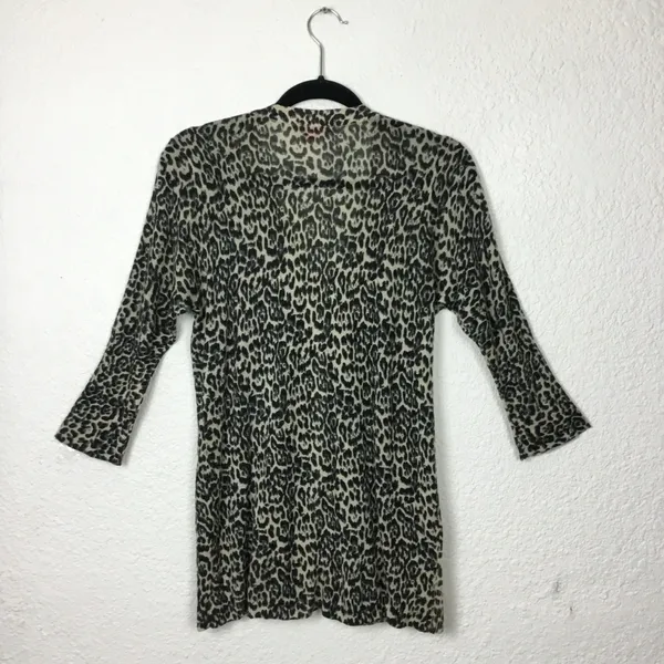 Charlotte Tarantola Anthropologie Women’s Cardigan Size S Animal Print Botton up. - Image 5