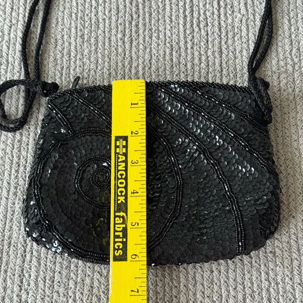 Vintage 70s LaRegale Hand Made Black Beaded Sequin Formal Dressy Going Out Purse - Image 4