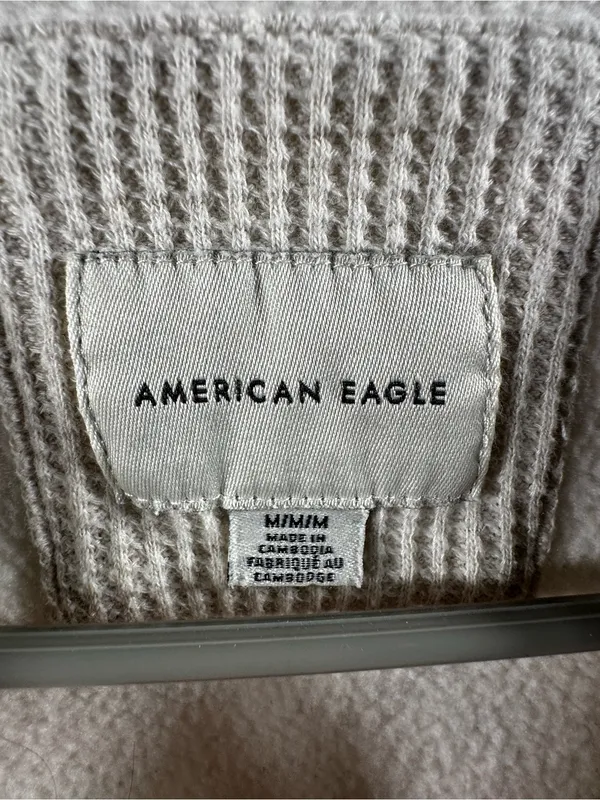 B88. American Eagle Outfitters Oatmeal Mountain. Cabin Oversized Crewneck - Image 4