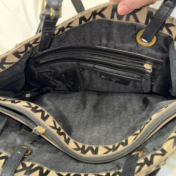 Michael Kors Large Jet Set Tote - Image 10