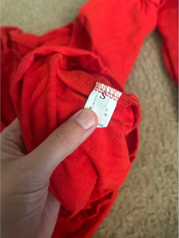 D251 long top red sweatshirt long sleeves woman size small - Image 3