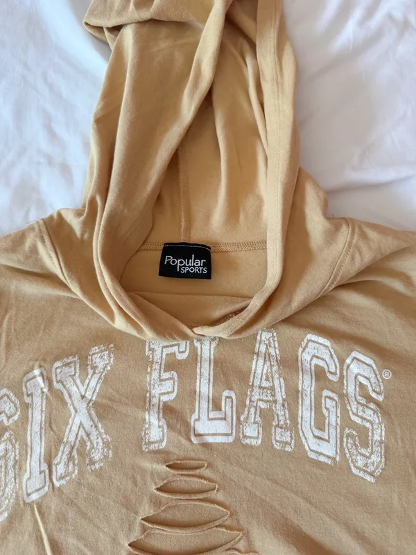 Popular Sports Six Flags Distressed Hooded Tee Size Small - Image 3