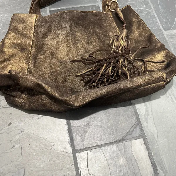 Banana Republic Gold Metallic Leather Slouchy Shoulder Bag - Image 3