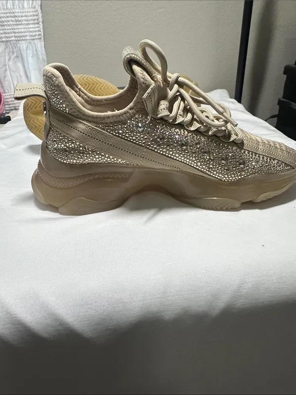 Women's Beige Sneaker with Rhinestone Detail Sz 7.5 Steve Madden Maxima like new - Image 8