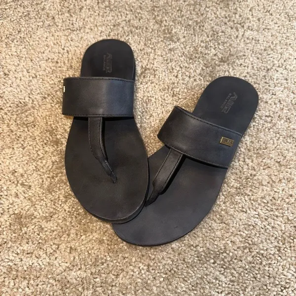 Air Balance Black Thong Flip Flops Size 7 - Image 8