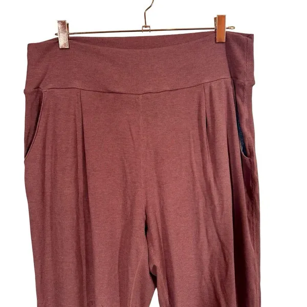 Vuori Lux At Ease Harem Pants in Hazelnut Heather PLEASE READ - Image 7