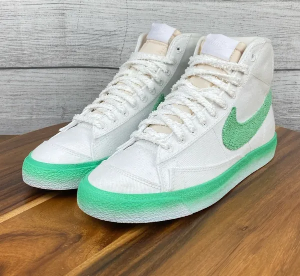 Nike Blazer 77 Women’s Mid Chenille Swoosh - Image 2