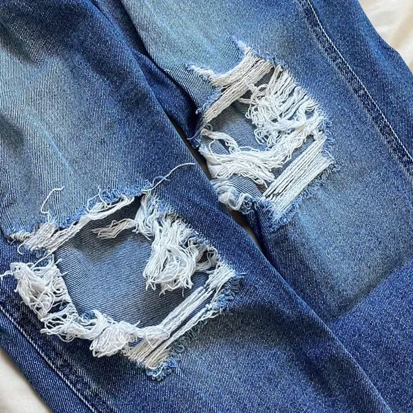 Ultra High Rise Mom Jeans - Image 4