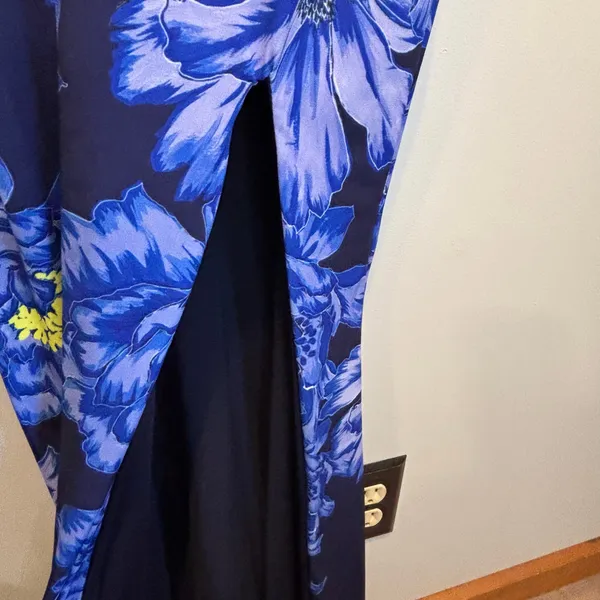 Club L London NWT Blue Floral Print Plunge Neck Maxi Dress - size 6 - Image 5