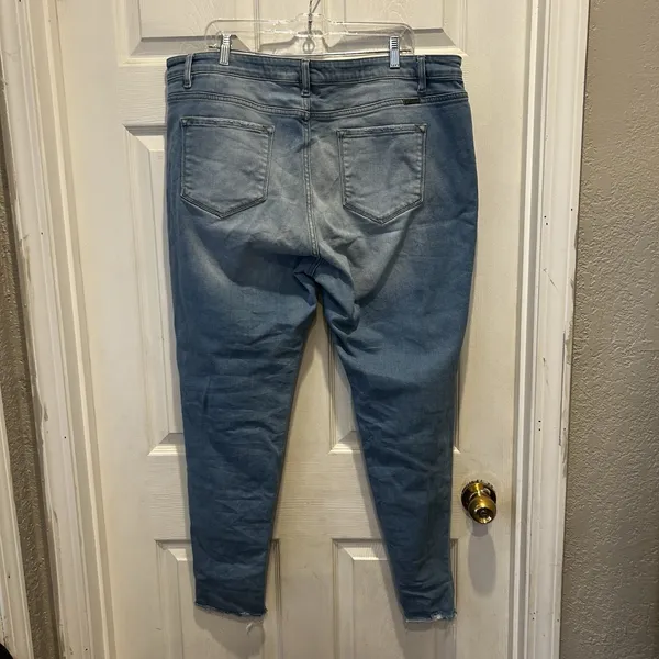 KanCan Jeans Womens 3XL Stretch Light Wash Distressed Ankle High Rise Denim‎ - Image 6
