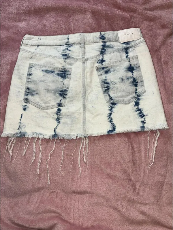 Denim Tie Dye Mini Skirt - Blue & White - Raw Hem Size M - Image 4