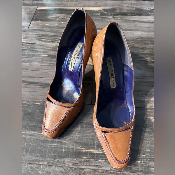 Manolo Blahnik Pumps Beige Camel Brown‎ Leather Purple Stitching Shoes 37 - Image 2