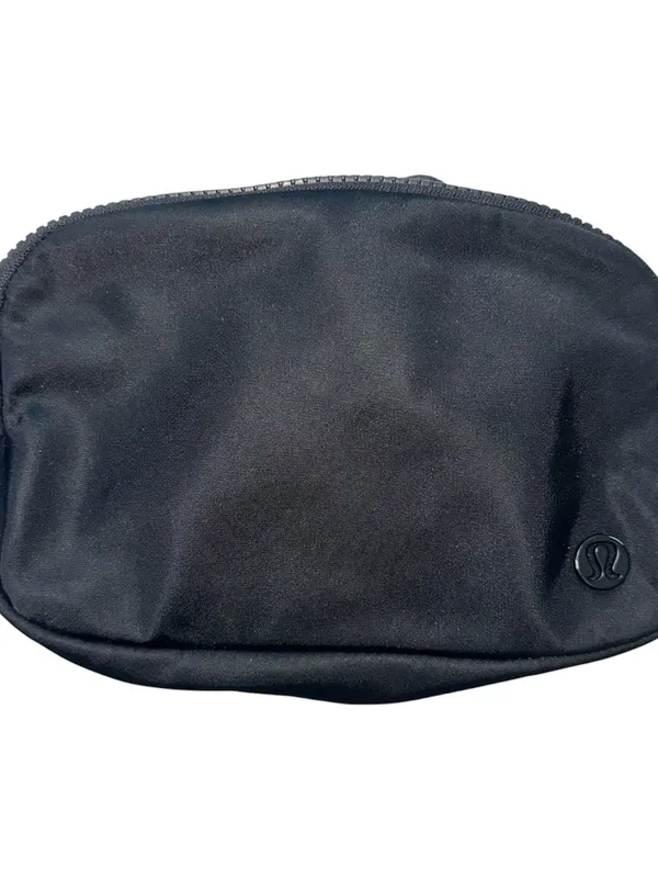 Lululemon Black Everywhere Belt Bag Size 1L - Image 5