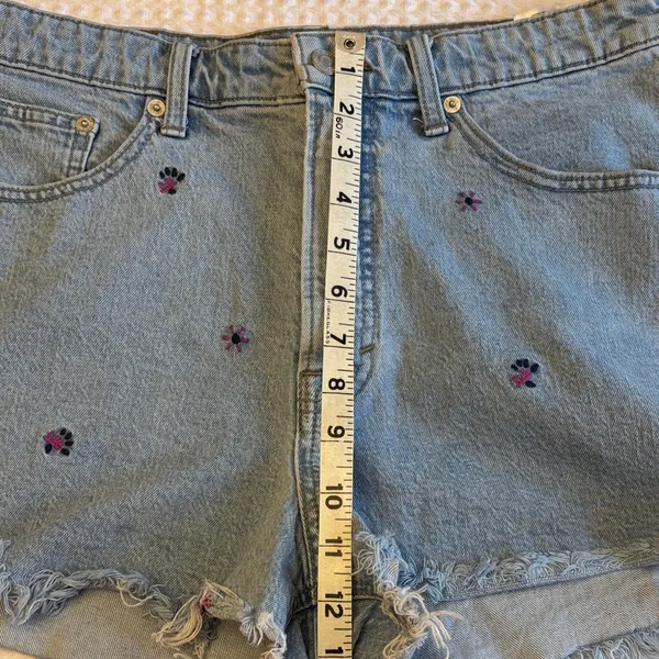 Lucky Brand 12/31 Pins Blue Denim Cut Off Jean Shorts Embroidered Purple Flower - Image 13