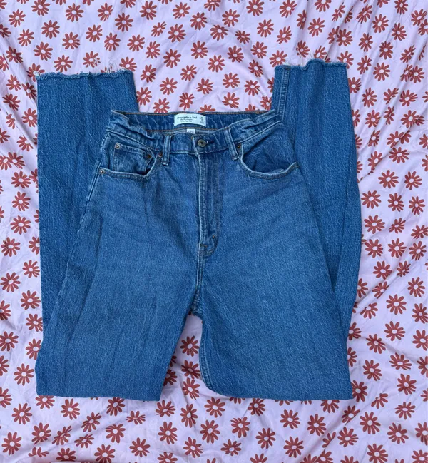 Abercrombie & Fitch 90s Straight Ultra High Rise Jeans Size 26 Curve Love - Image 4