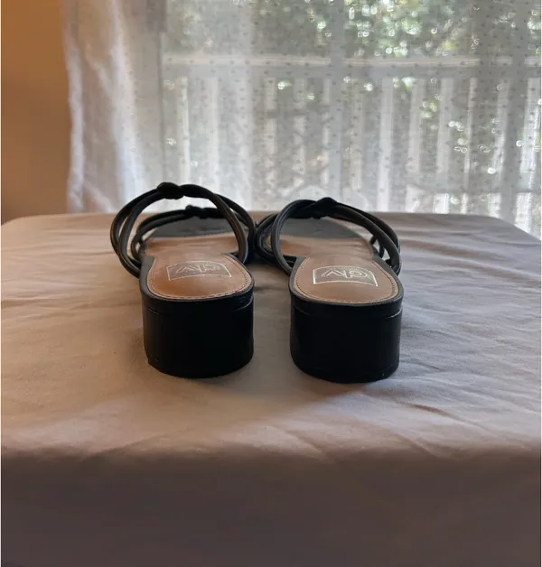 DV Dolce Vita Black Knot Strap Block Heel Sandals Size 8.5 - Image 4