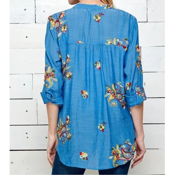 EUC Fig and Flower Roll Tab Sleeve Embroidered Floral Blouse Sz.‎ M Cornflower - Image 8