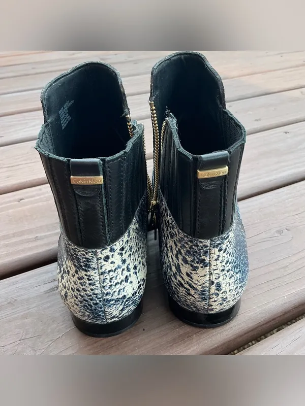 Calvin Klein Snake-Print Pointed Toe Ankle Boots 🪻🪻 - Image 10