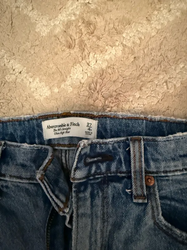 Abercrombie 90s High-Rise Jeans Straight - Image 2