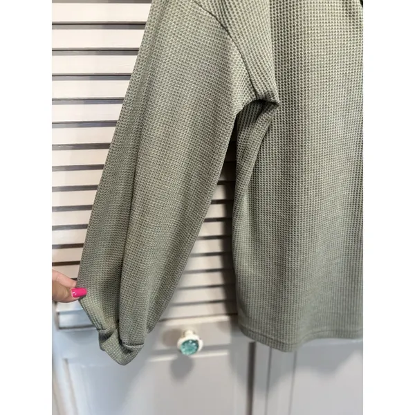 BTFBM Green Thermal Long Puff‎ Sleeve Top Big Buttons Size Medium Crew Soft - Image 4