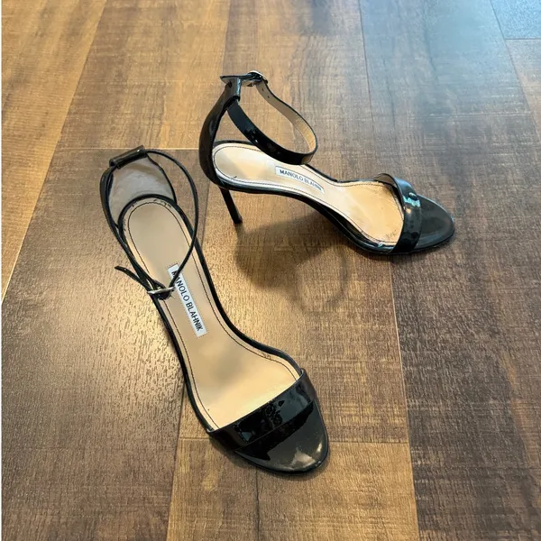 Manolo Blahnik Patent Leather Ankle Strap Heels Size 39.5 Black - Image 5