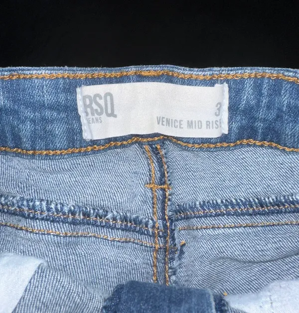 Venice Mid Rise Distressed Shorts Size 3 - Image 5