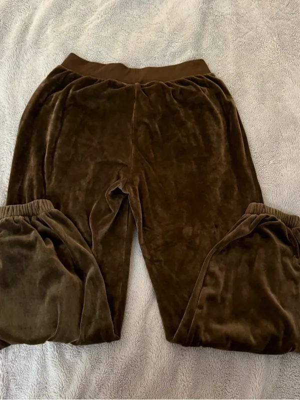Summersalt Plush Velour Jogger - Image 3