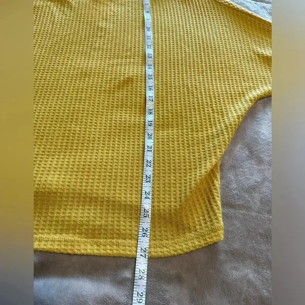 EXPRESS Umgee Top Size Large Mustard Yellow Waffle Knit Dolman Sleeve Oversized NWT - Image 6