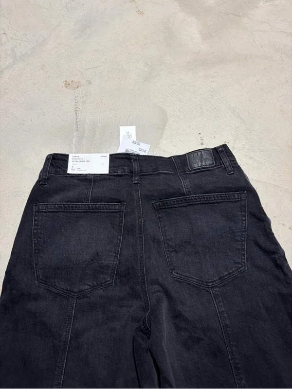 American Eagle NWT super high rise ultra Wide Leg Jeans rocker Black 2 long - Image 5