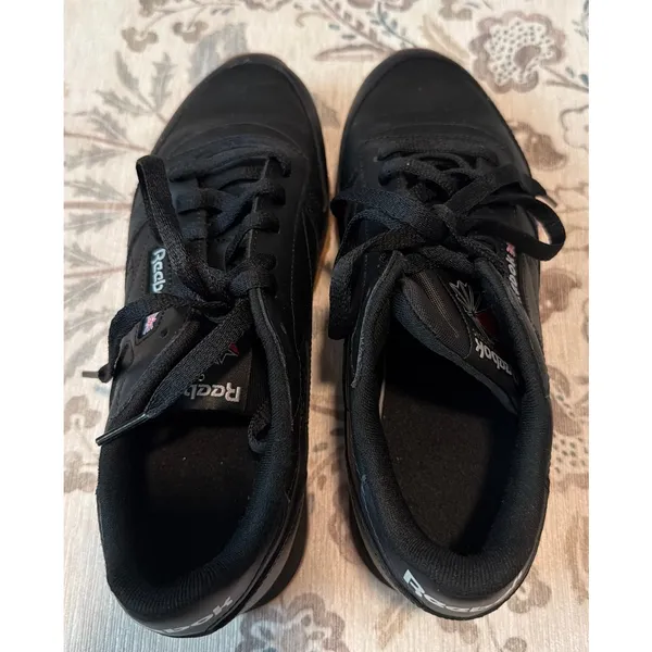 Reebok Classic Leather Sneakers Black Gum Bottoms Women's Size 9 GY0961 - Image 6
