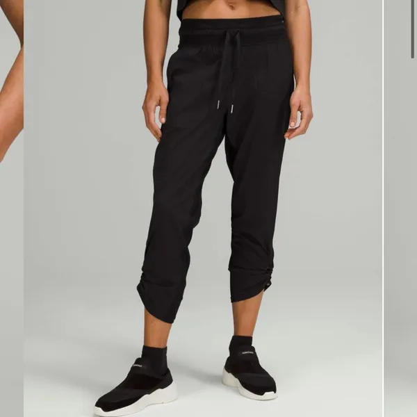 Lululemon Dance Studio Mid-Rise Crop 25" Black Pants Size 12 - Image 4