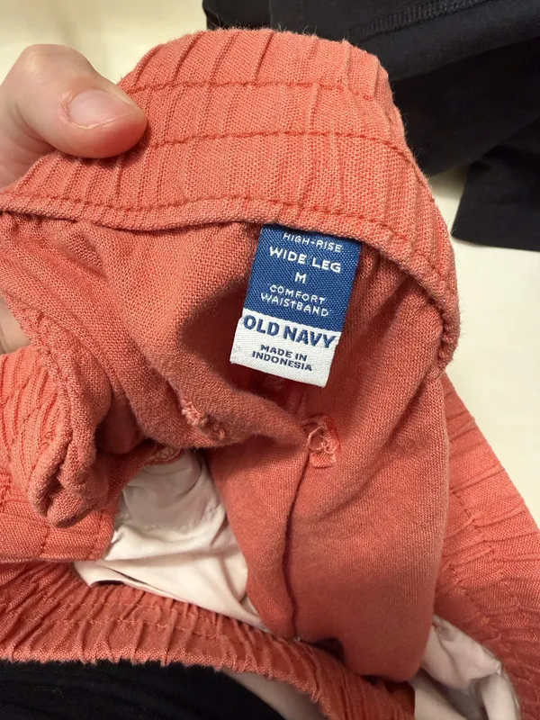 Old Navy Linen Pants - Image 4