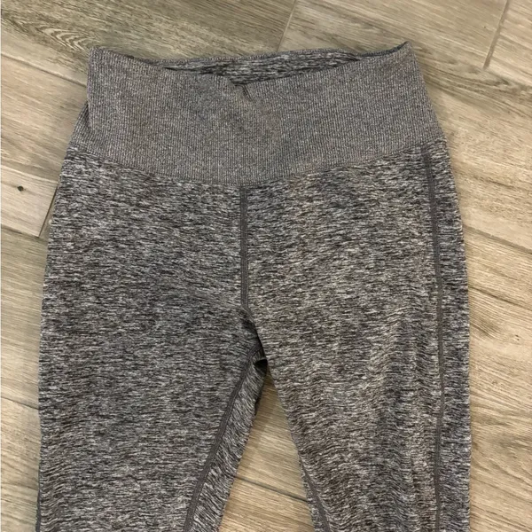 alo yoga leggings - Image 2
