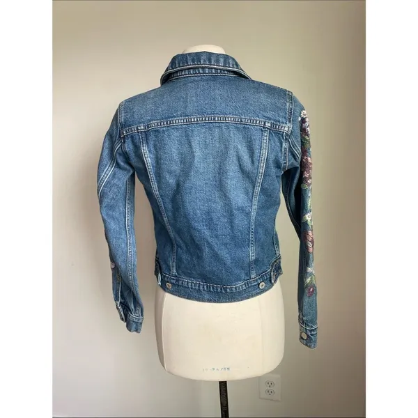 LUCKY BRAND Embroidered Sleeve Blue Denim Jacket Womens Sz XS Trucker - Image 6
