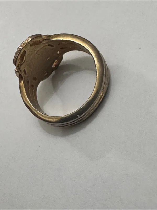Gold-Tone Ring with White Oval Stone - Elegant Women's Jewelry - Image 7