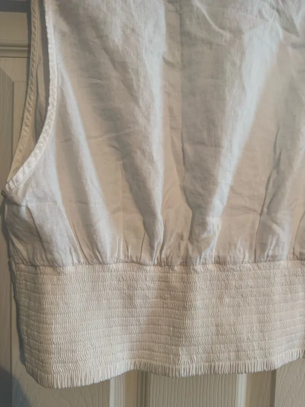White Linen Aerie Top - Image 6