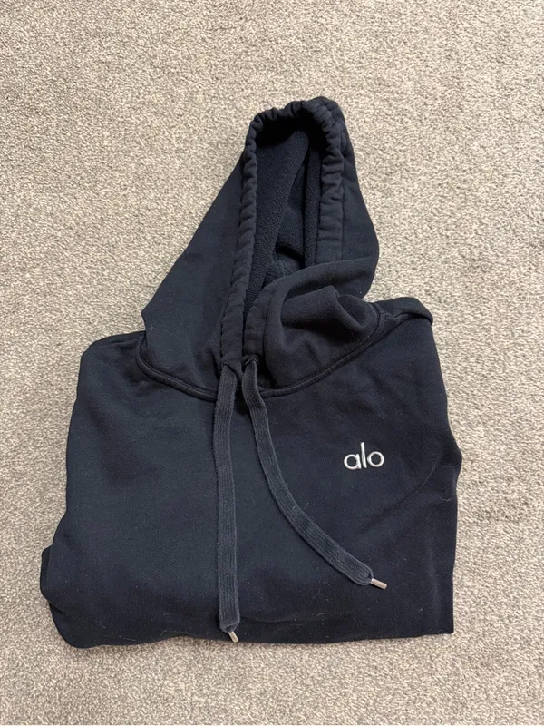 Alo Yoga Black Accolade Hoodie size M - Image 4