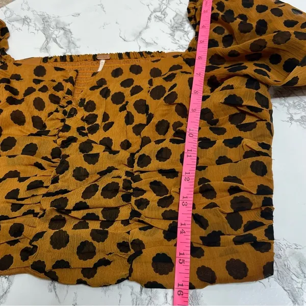 Free‎ People Parker Top smocked printed crop top Sz M - Image 9