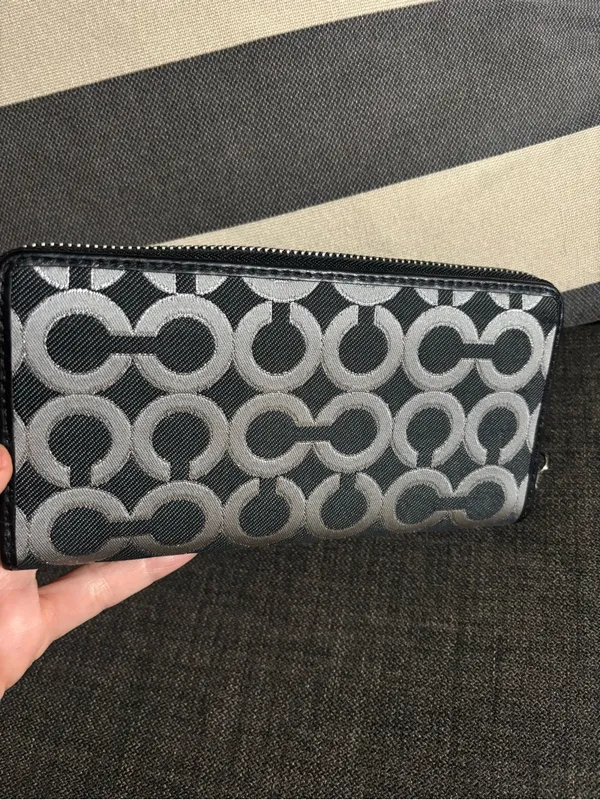 Coach Wallet Womens Zip Around CC Initial Logo - Image 6