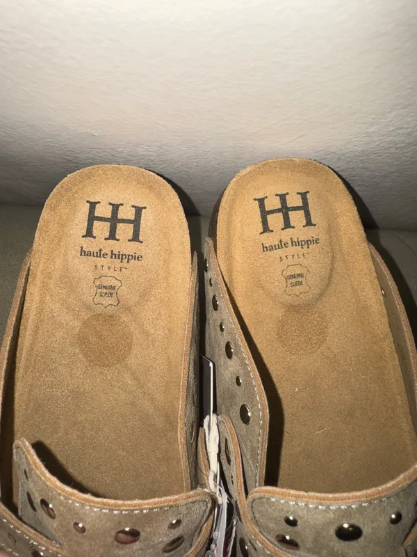 Haute Hippie women’s Flavia studded buckle clogs size 8.5 tan - Image 3