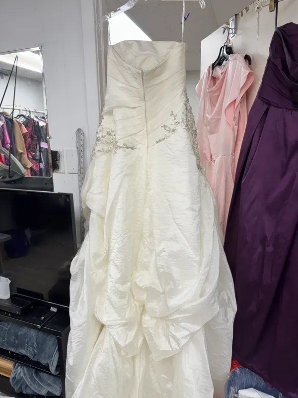 bustle & bows wedding dress White Size 10 - Image 5