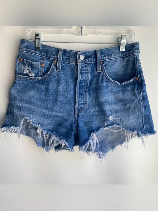 Levi’s 501 original cutoff denim shorts button fly medium blue wash raw hem 28 - Image 2