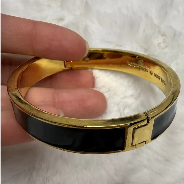 kate spade New York Black Gold Spade Bangle Bracelet - Image 7