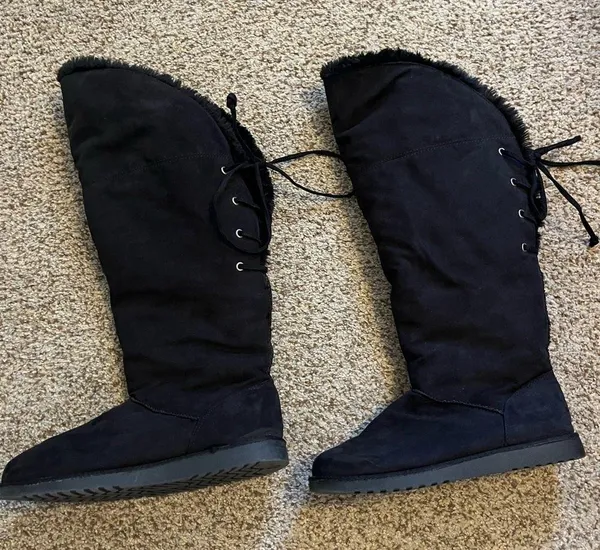 Knee high fur boots Black Size 9 - Image 2