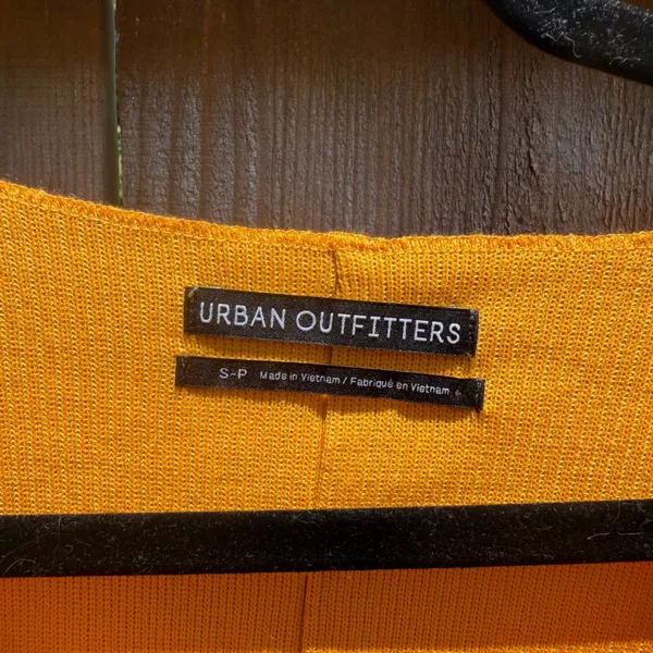 Urban Outfitters Mustard Yellow Ribbed Knit Notched V-Neck Pullover Top S-P - Image 2