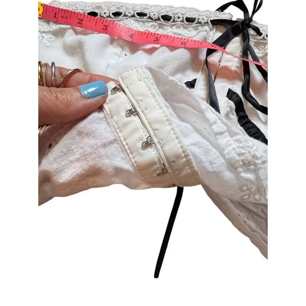 SheIn White Eyelet Black ribbon corset crop top small - Image 7