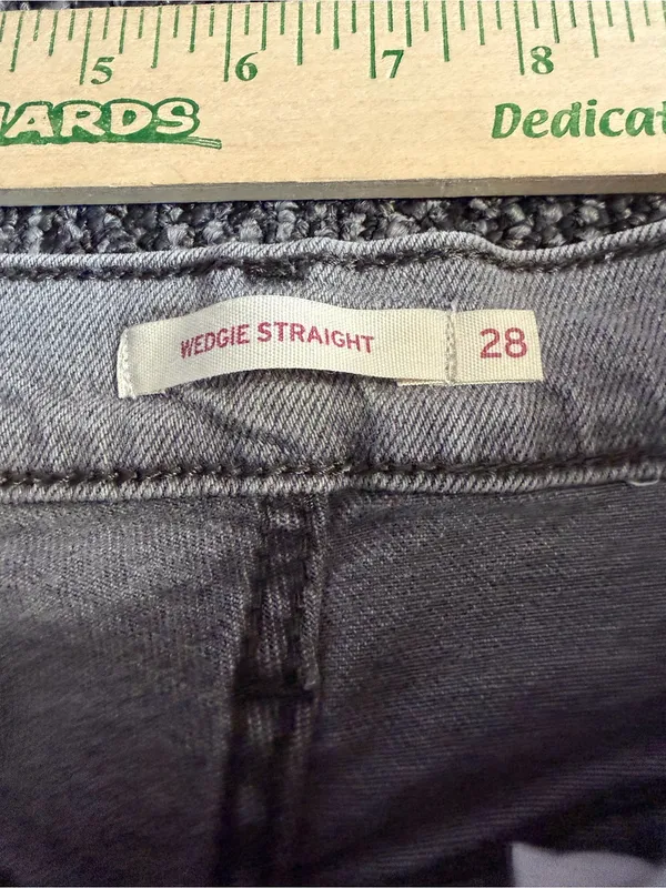 Levi's Wedgie Straight Ankle Jeans Button Fly Size 28 - Image 2